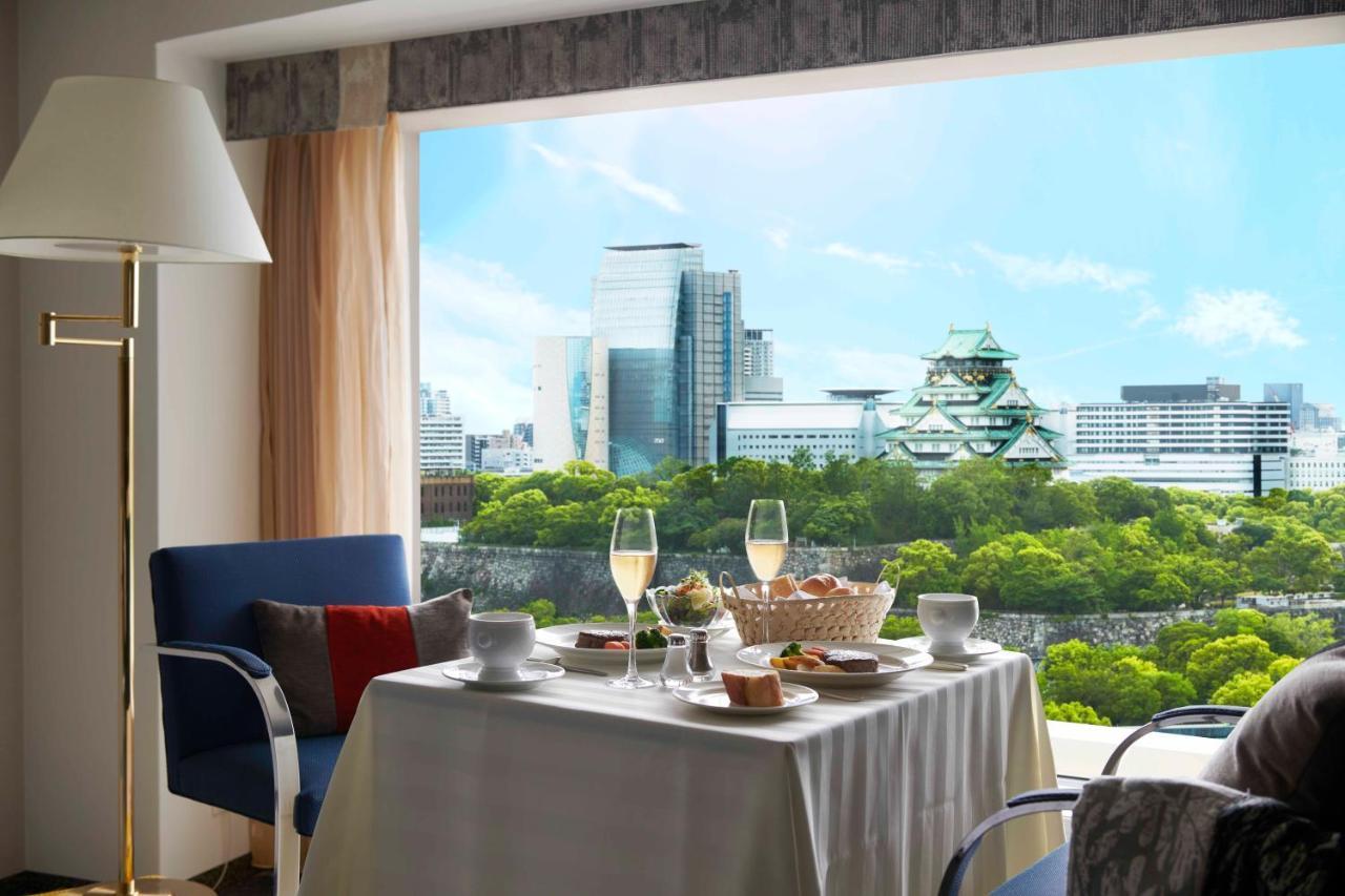 Hotel New Otani Oszaka Kültér fotó A view of the Tokyo skyline from a suite at the hotel