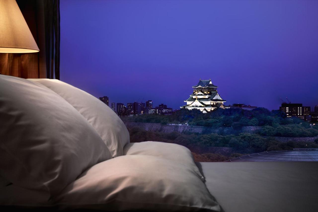 Hotel New Otani Oszaka Kültér fotó View of Osaka Castle from a guest room