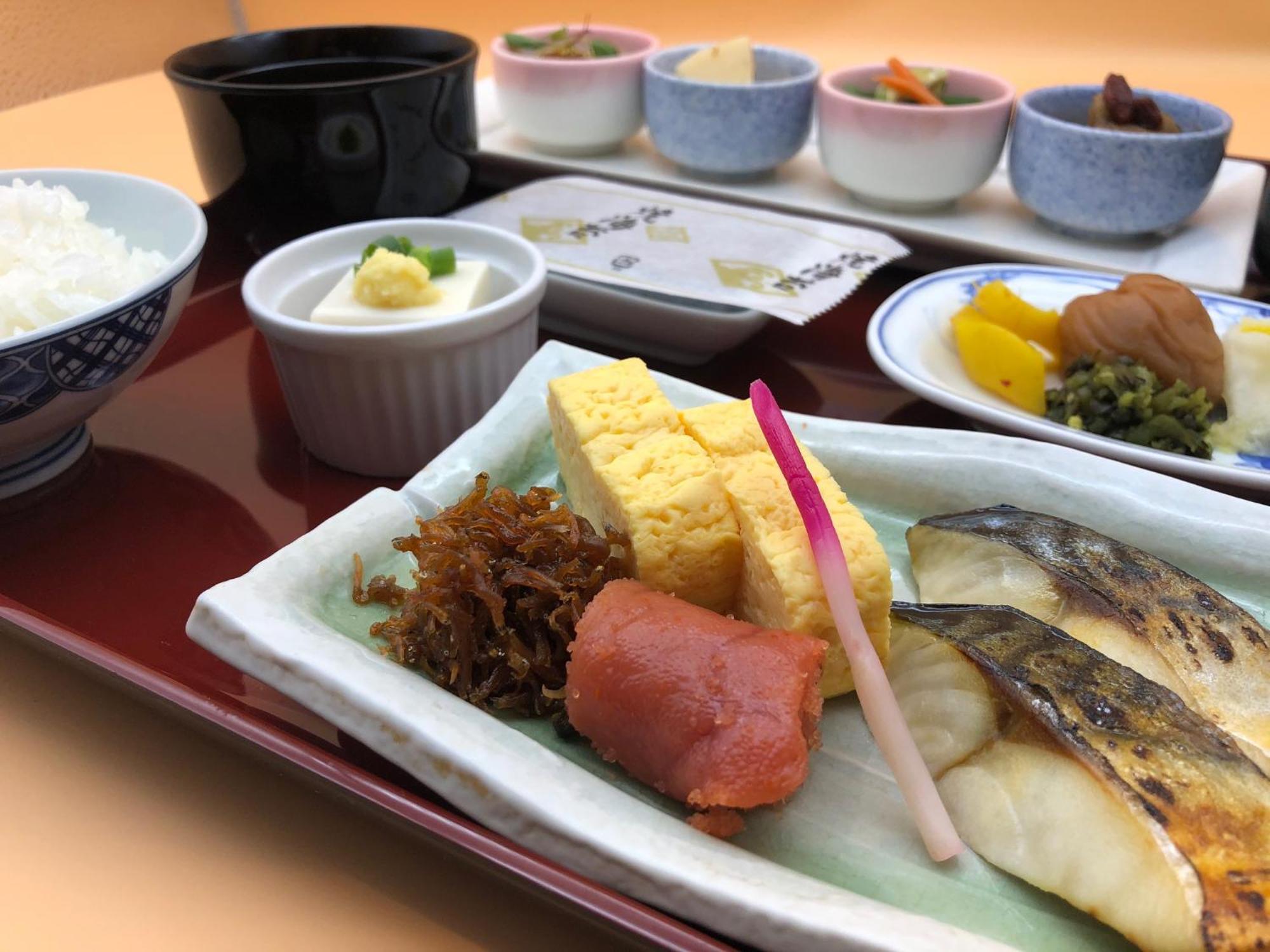 Hotel New Otani Oszaka Kültér fotó A Japanese breakfast