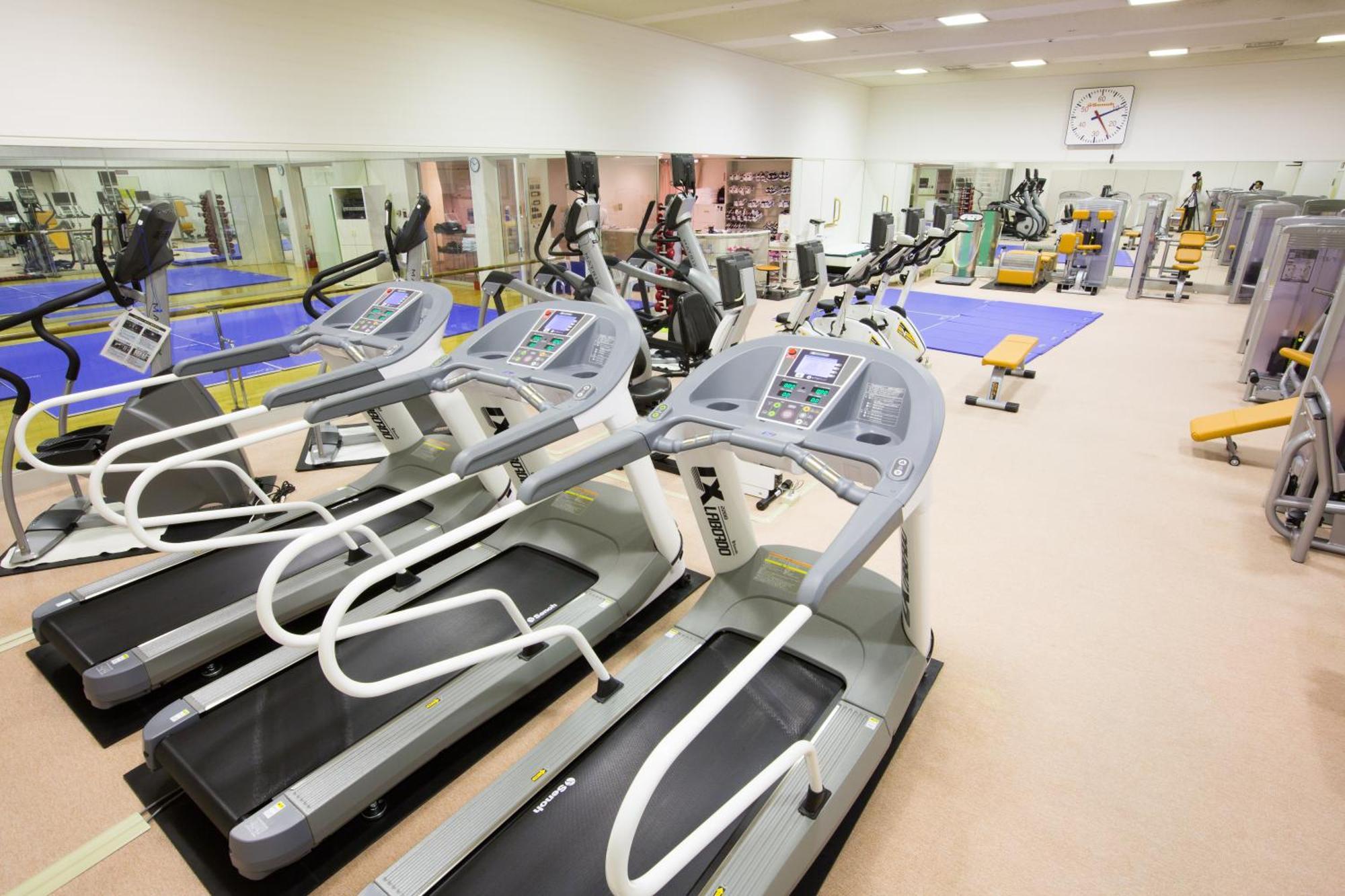 Hotel New Otani Oszaka Kültér fotó The gym at the National Rehabilitation Centre