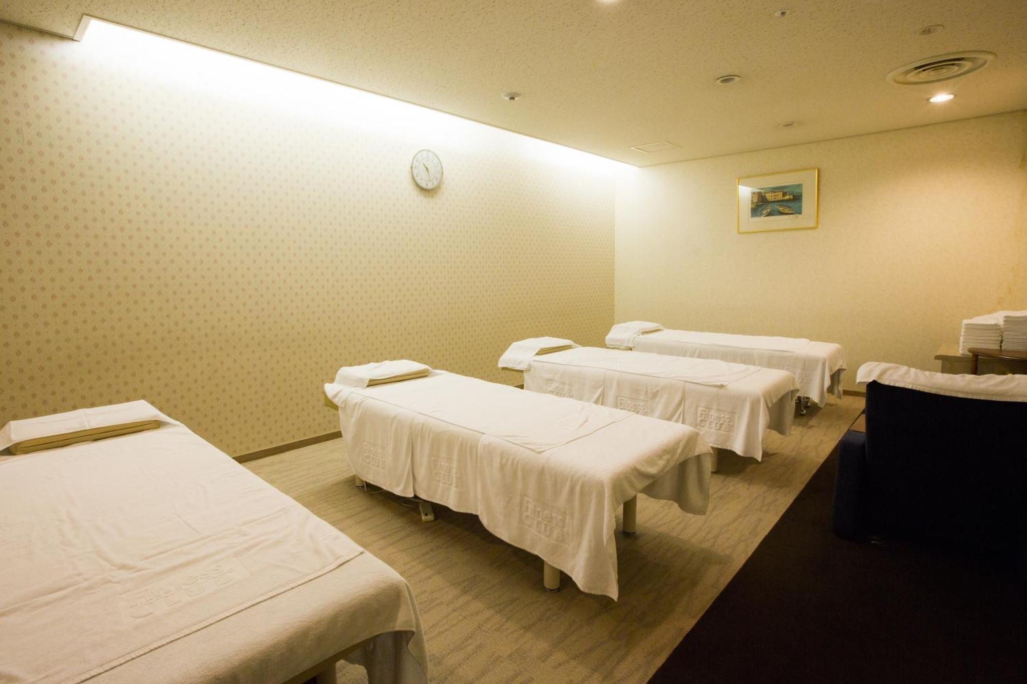 Hotel New Otani Oszaka Kültér fotó Massage tables
