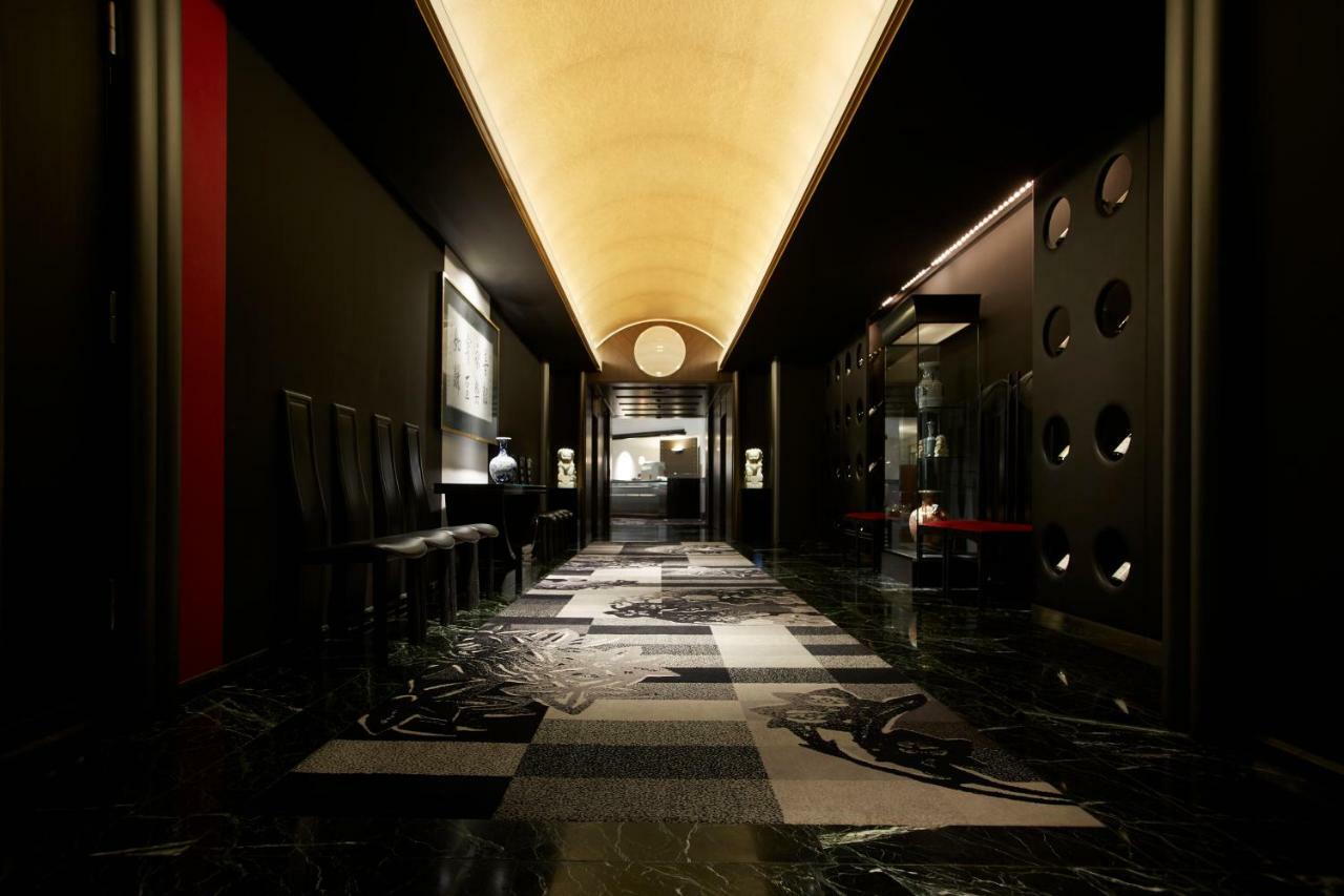 Hotel New Otani Oszaka Kültér fotó The interior of the hotel